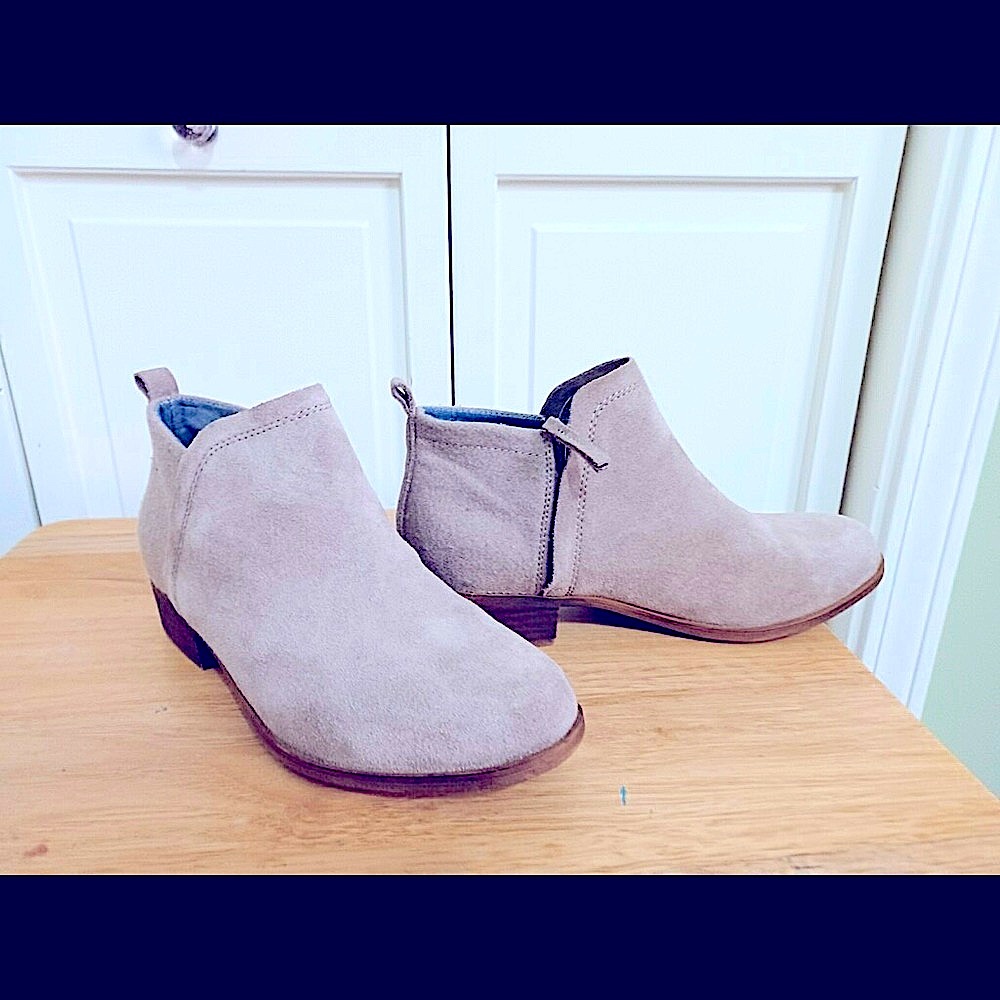 Brand New With Tags - Tom’s Brand NWT Suede Ankle Boots SZ 7.5 Wide